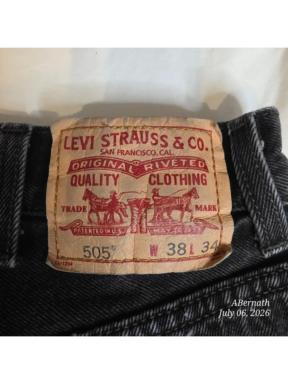 Vintage Levi's 505 Regular Fit Black Jeans W38 L34 Red Tab